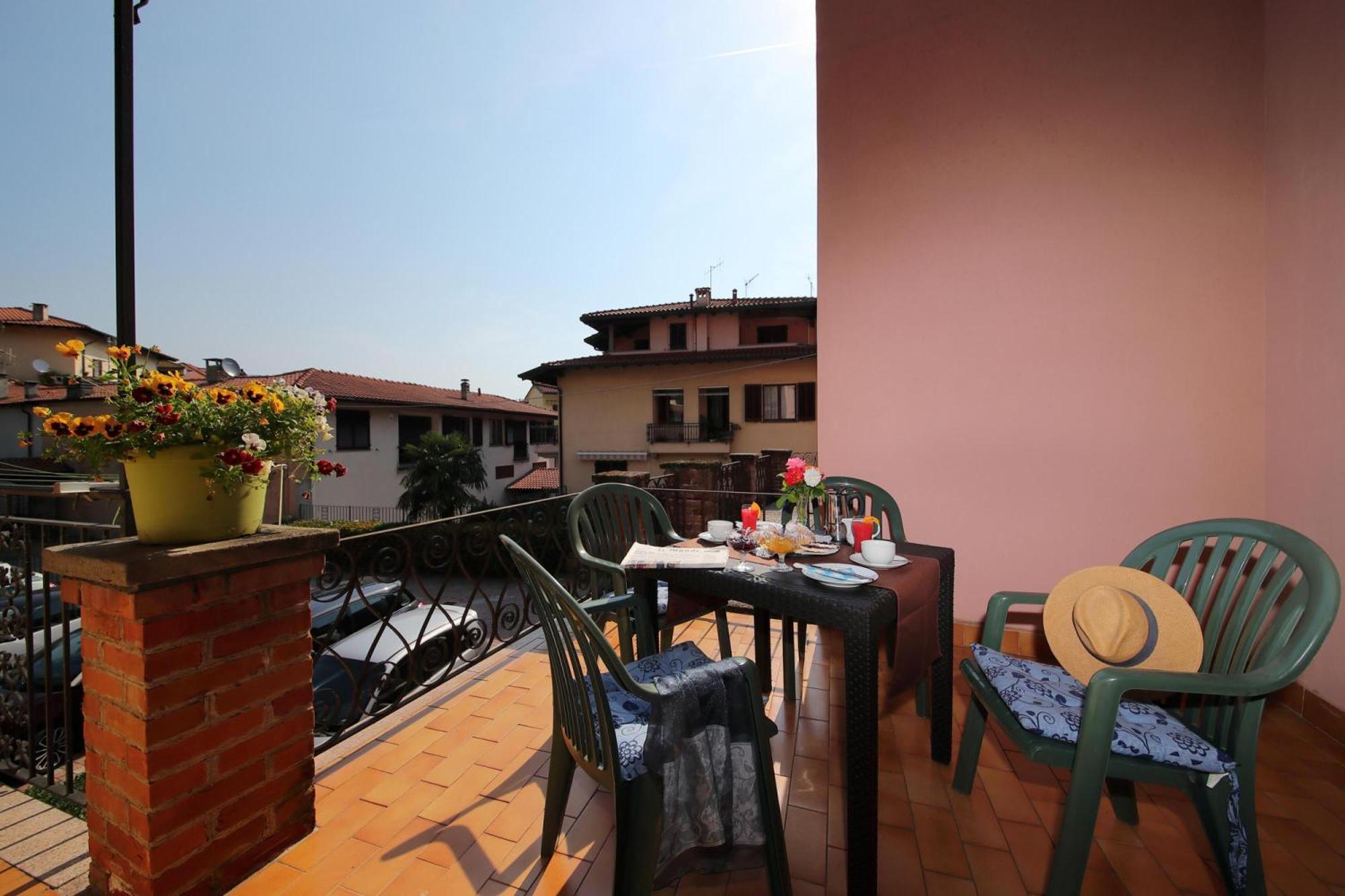 Petalo Bianco 100M From Lake - Happy Rentals Baveno Exterior photo